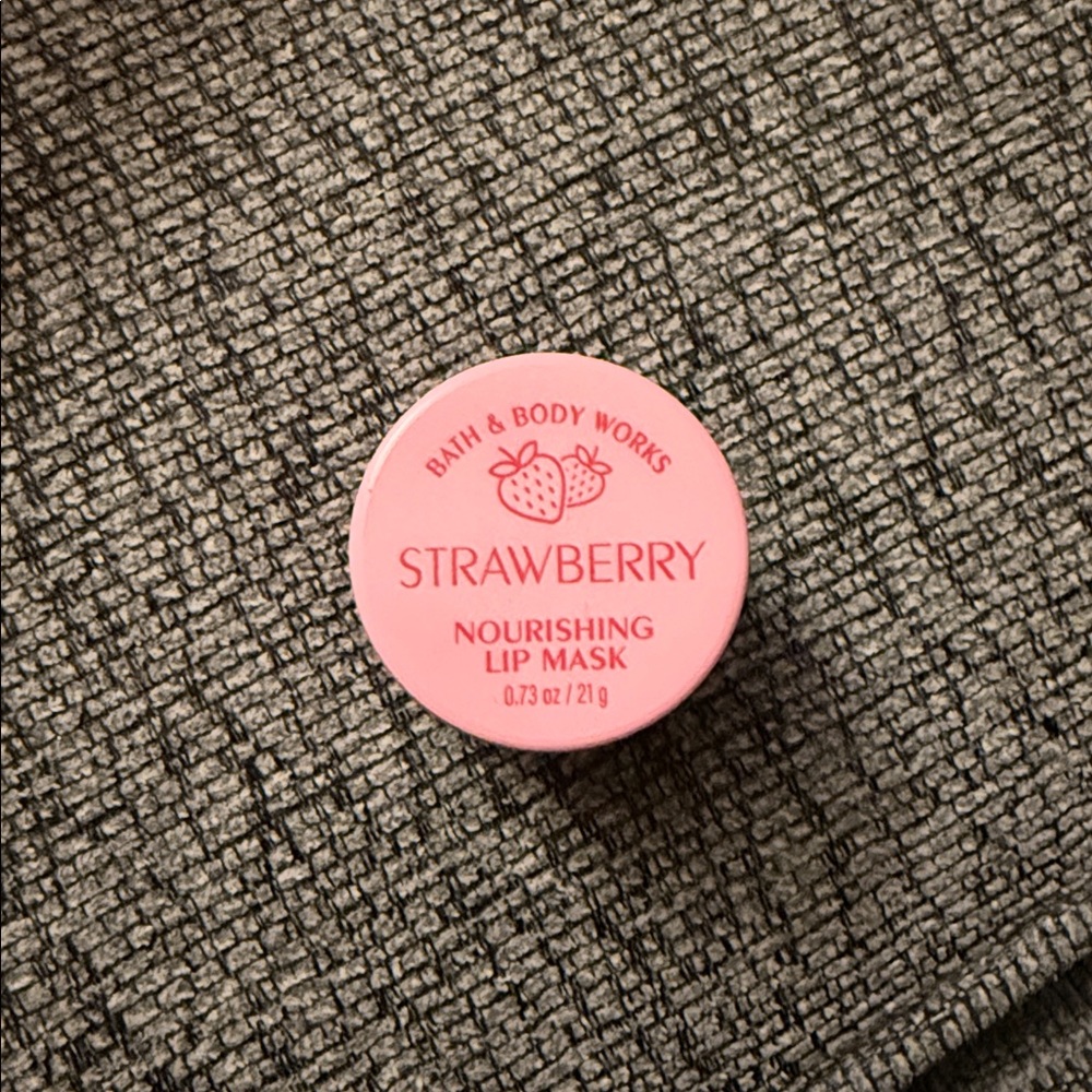Bath & Body Works Strawberry Lip Nourishing Mask - 0.73 OZ / 21 G